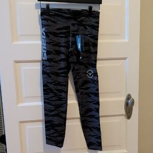 Kids Camouflage Leggings - Black and Gray